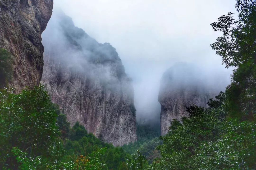 天青色等煙雨而我卻在等你什麼意思_天青色等煙雨,而我在等你,炊煙