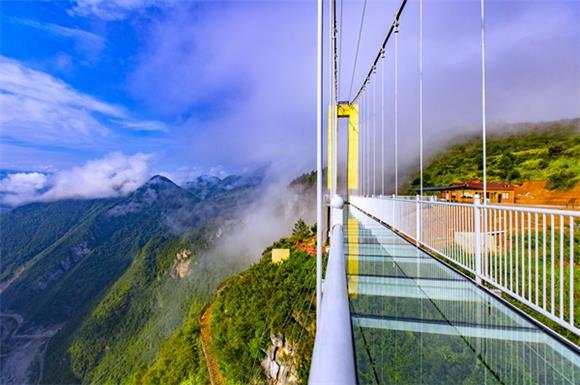 去丰都九重天赏丛林美景