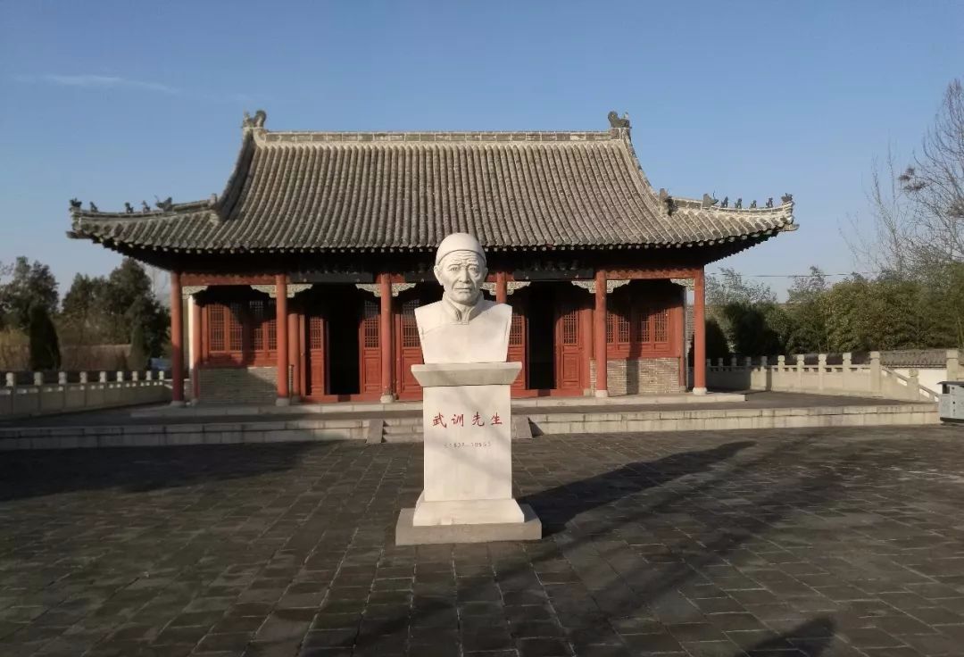 武训纪念馆位于聊城市冠县柳林镇,,为"千古奇丐"武训先生的墓地,是武