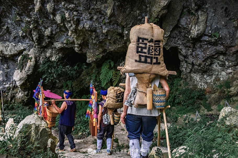 恩施地心谷景区的这一段,是巴盐古道中绝美的一段,也是这条巴盐古道美