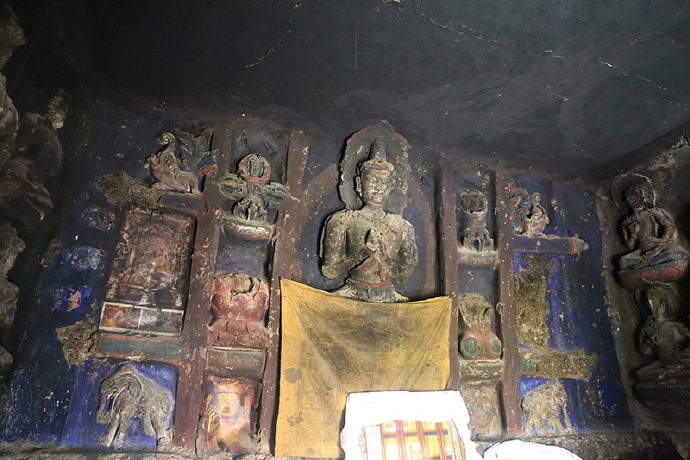 西藏那些有意思的小地方——历经千年的乃甲切木石窟寺