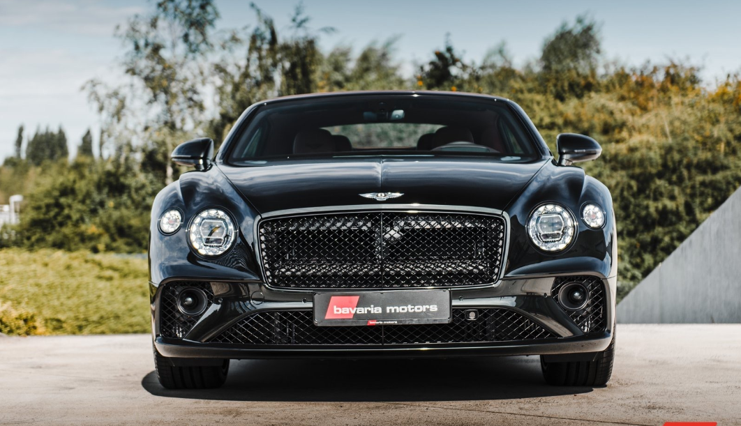 宾利欧陆gtc w12,外观墨绿色金属漆,极致完美敞篷跑车