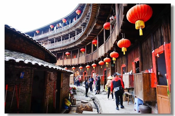 福建南靖土楼旅游攻略_南靖土楼和永定土楼图片