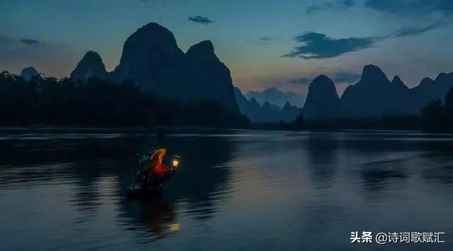 刘禹锡的经典之作《望洞庭》，湖水如盘，君山如螺，这景色真美！