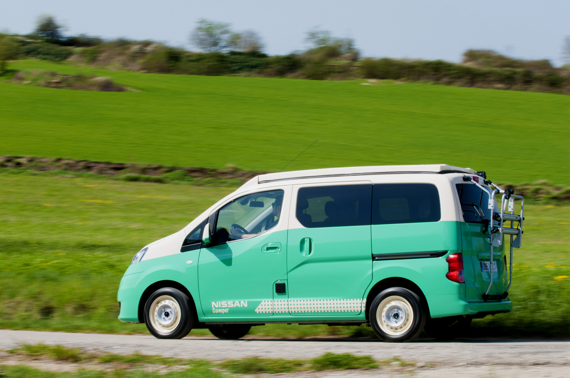 宝骏730和日产nv200选择哪个比较好?