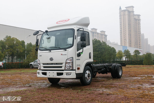 搭载五十铃2.8l经典动力,外观酷似江铃,这台轻卡底盘报价10万