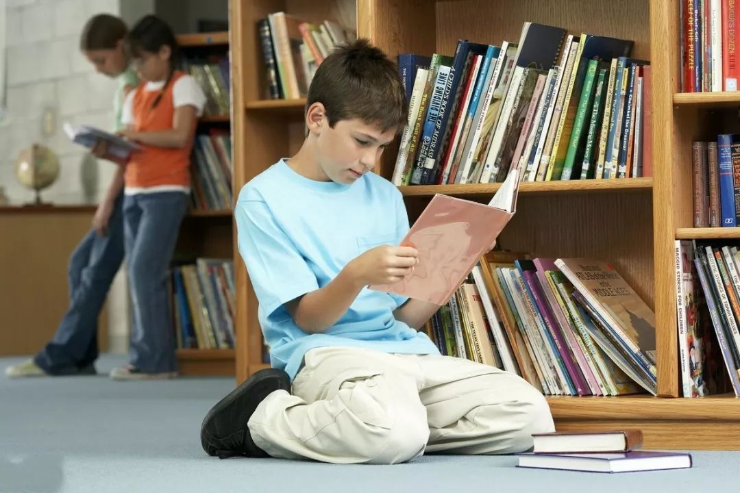 书中自有颜如玉，书中自有黄金屋！大量的阅读对孩子有什么好处？