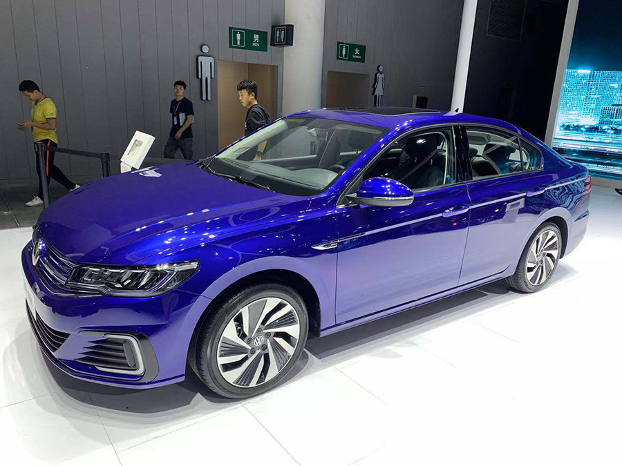 成都车展探馆 一汽-大众宝来·纯电实车 预售价15.68万