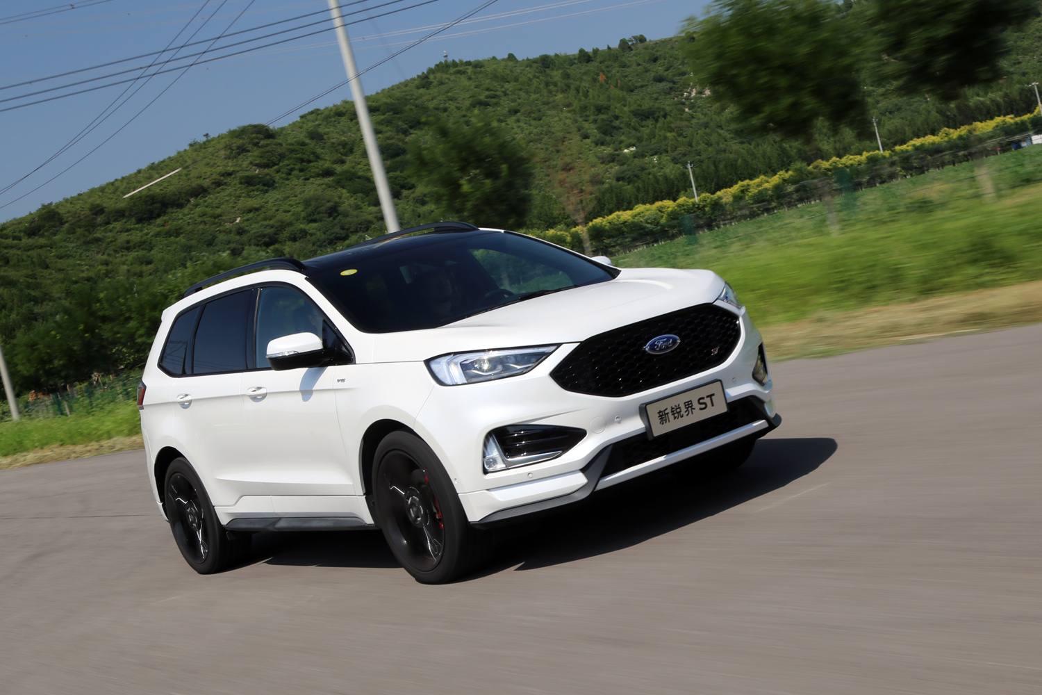 试驾长安福特新锐界st 极富驾驶乐趣的高性能suv