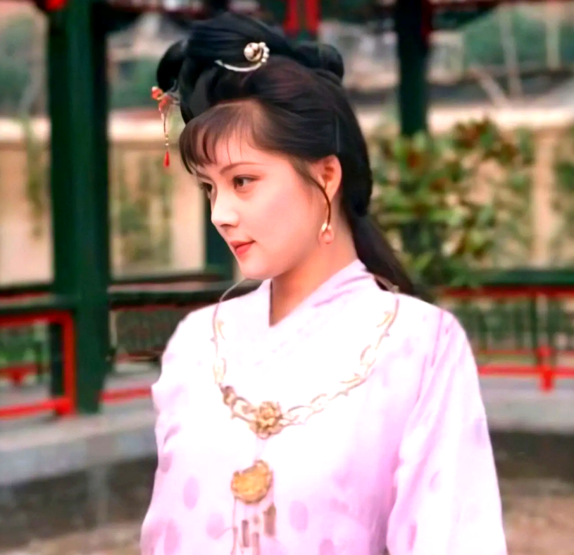 《红楼梦》里薛宝钗被贾宝玉称为“山中高士”，意味着什么？