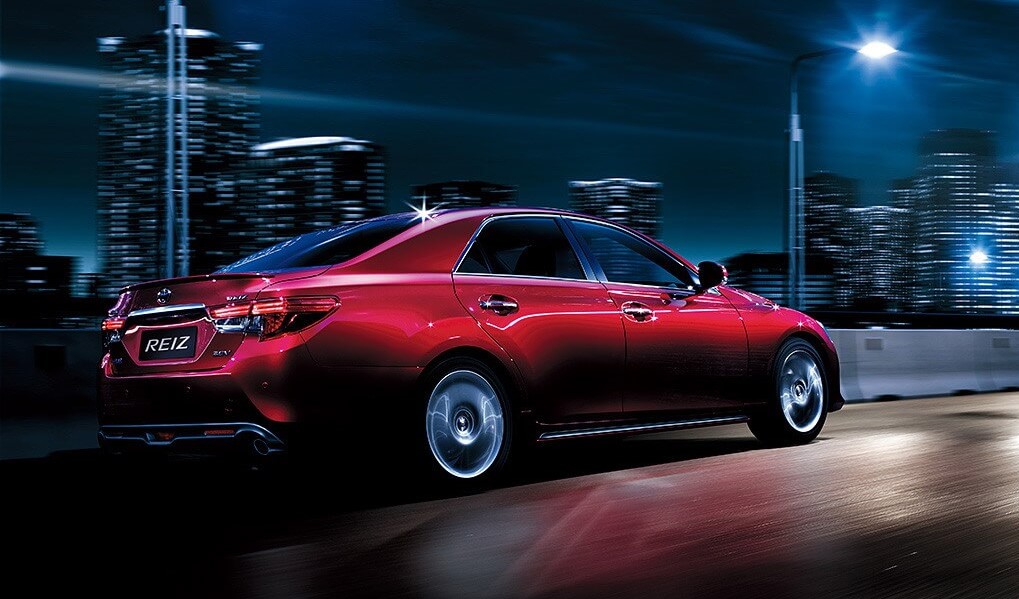 锐志在德语中意为"魅力"的"reiz"也出现在车的尾部.