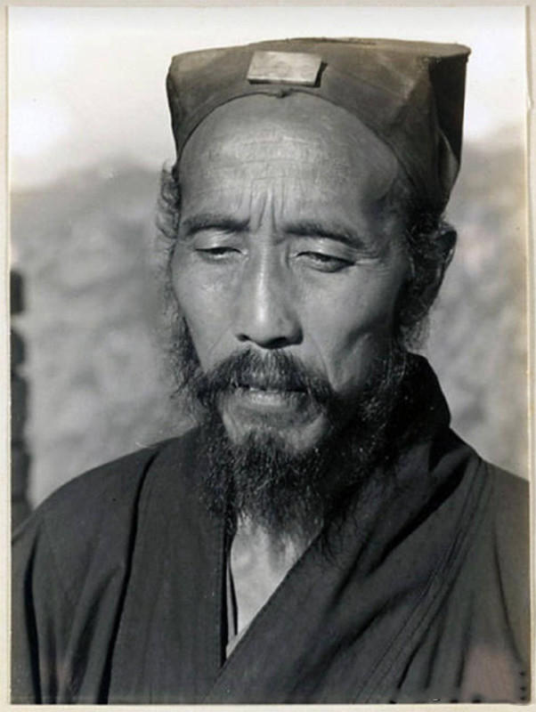 清朝深山老林里崂山道士真容,和你看的电视剧中道士有何不同