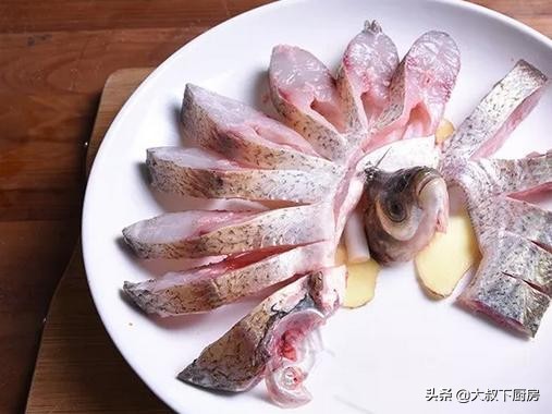 大叔家的武汉菜：清蒸武昌鱼，清香味美，简单易做，家人喜欢