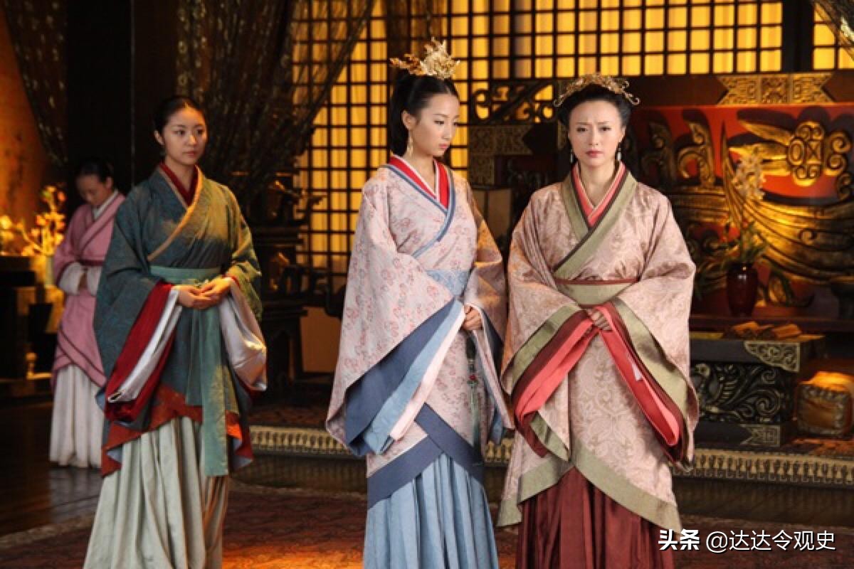 汉代服装的主要特征_什么是清代女子服饰的一大特色 - 云林新闻励志网