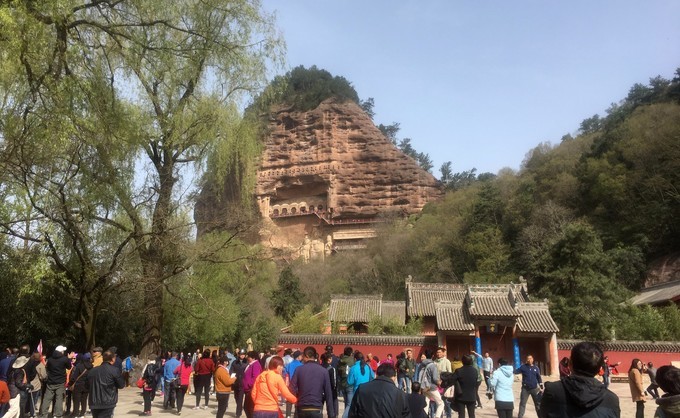 天水麦积山，中国四大石窟之一