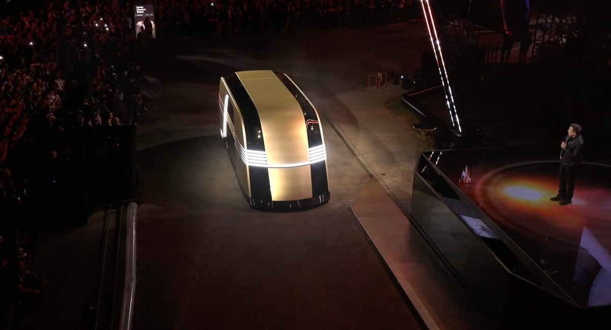 Musk announces the launch of Robovan (driverless van) that can carry 20 ...