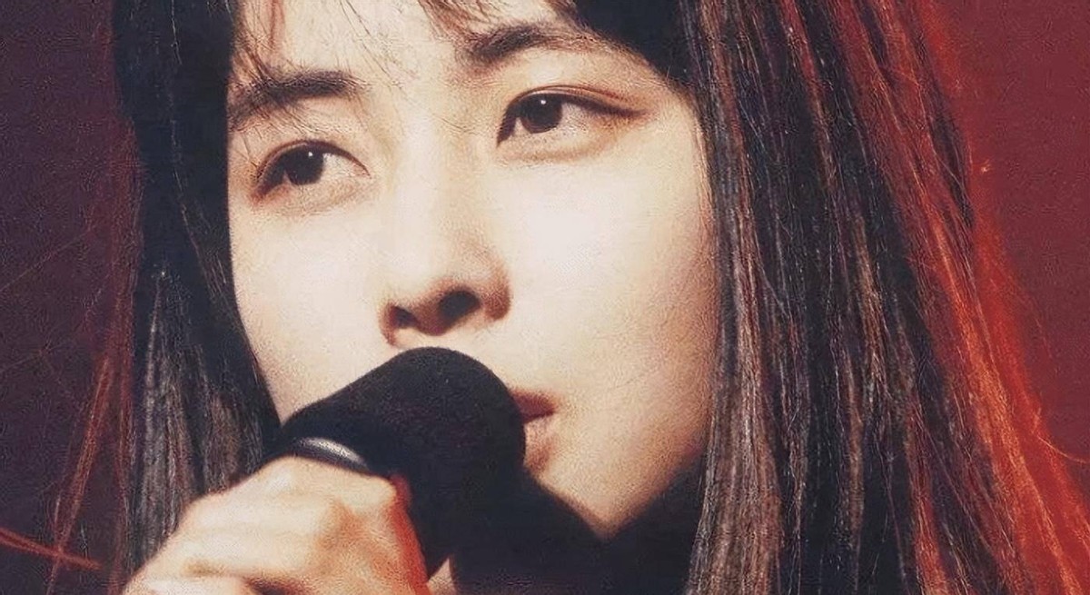 Singer One Song She is the