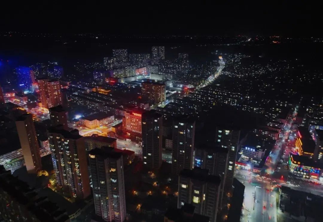 Looking at the night scene of Linxia from another angle, I was stunned ...