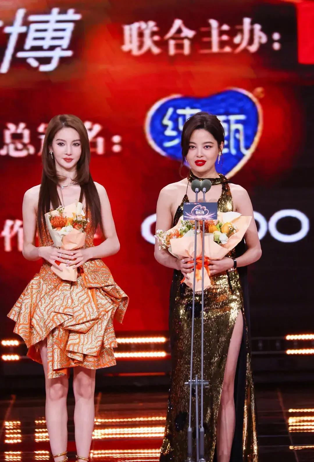 Weibo night: Zhao Lusi's legs, Yang Mi's waist, Tian Xiwei's breasts ...