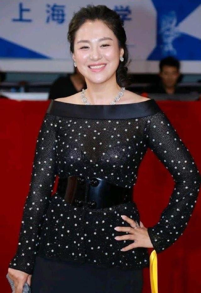 Li Baotian was once obsessed with her, and Zhang Guoli couldn't hide ...