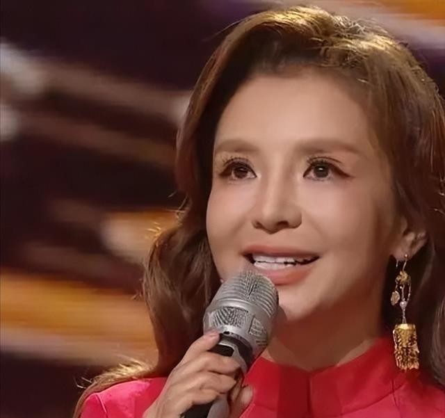 Zhu Xun appeared in Xi'an, no filter! Her mouth and face were crooked ...