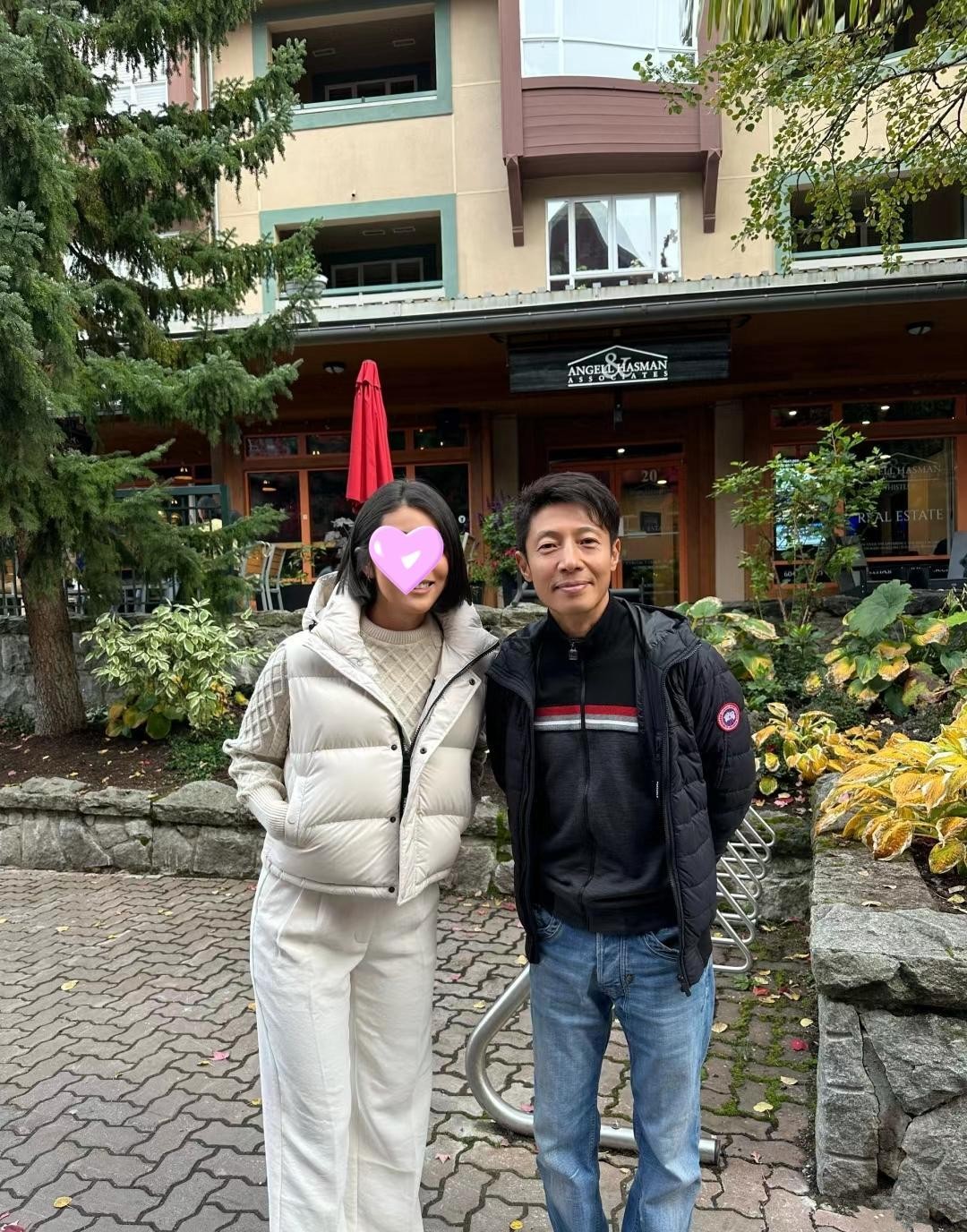 Sa Beining and his family were spotted shopping abroad, and the family ...