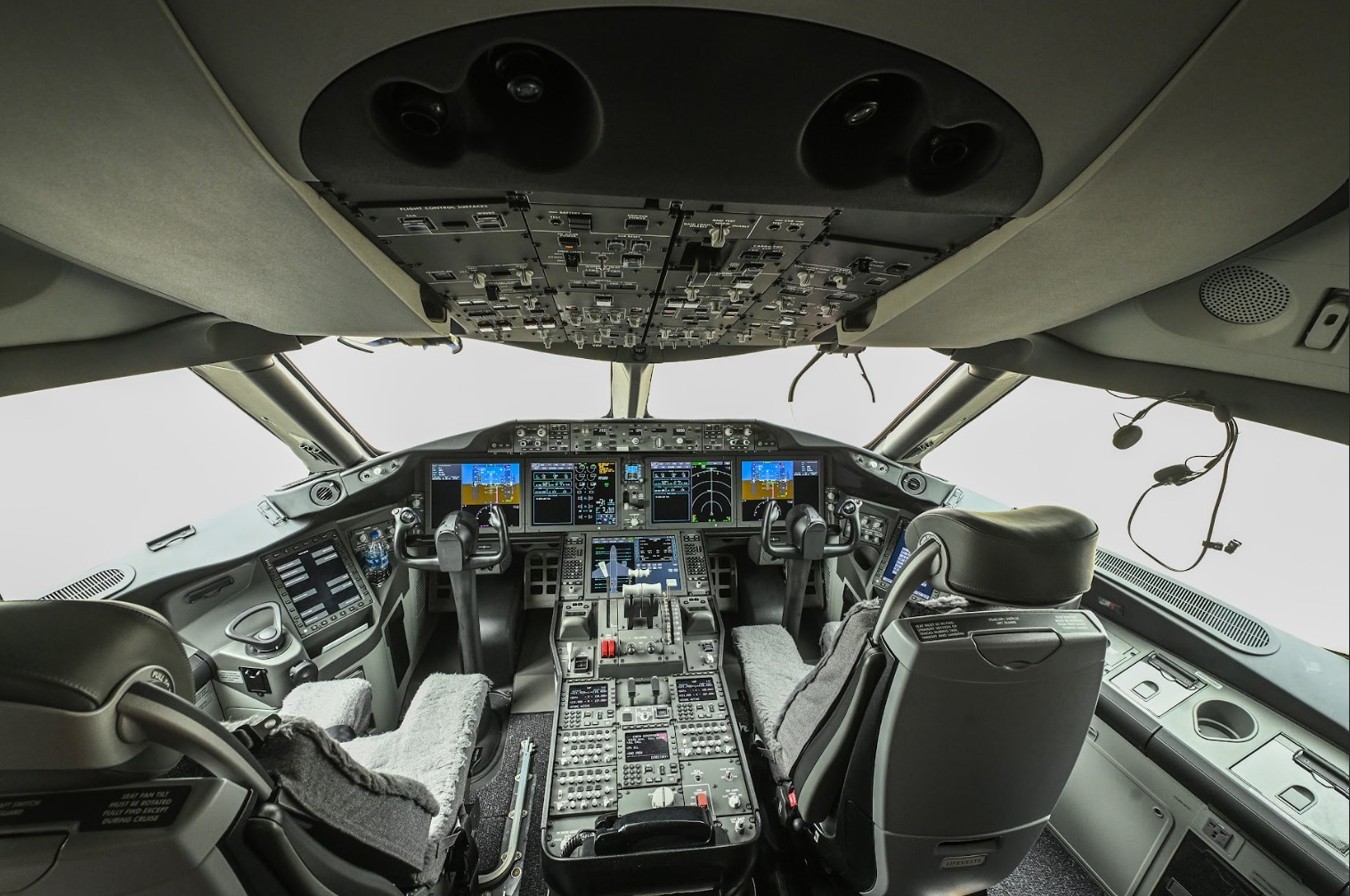 Vietnam Airlines receives fifth Boeing 787-10, bringing wide-body ...