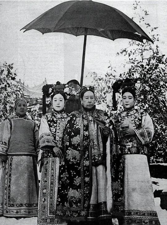 Photos from the late Qing Dynasty Take a look at the real Li Lianying