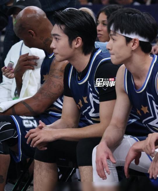 When 27-year-old Yu Shi and 28-year-old Li Junrui stood together, I ...
