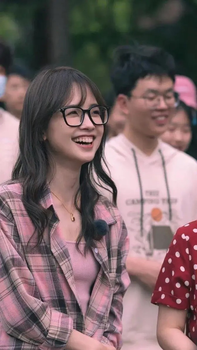 Wang Bingbing becomes popular! CCTV reporter becomes a male god? 5 ...