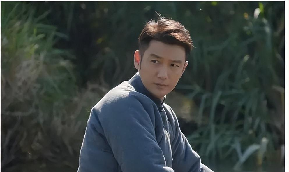 He is the most successful CCTV host in transformation. At the age of 33 ...