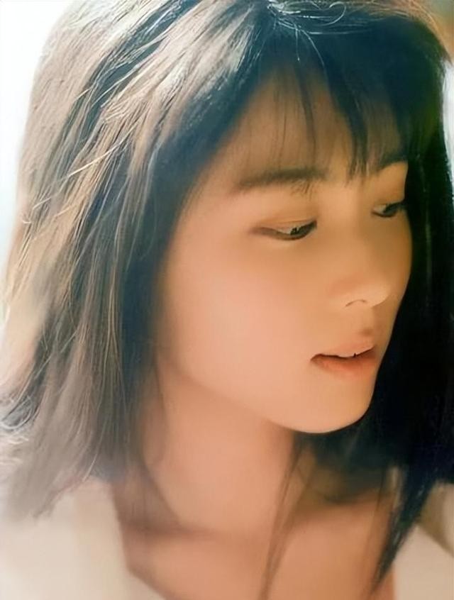 Singer One Song She is the