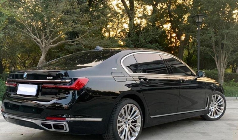Both are BMW 7 Series, what is the difference between 730 and 760 ...