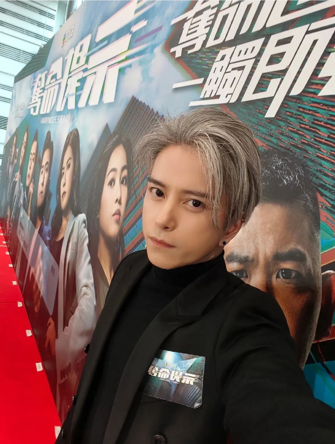 White-haired Zhang Yanbo looks very young, still "incompetent" at 45 ...