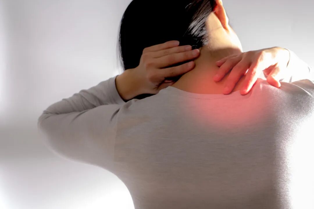 這個你以為可以硬抗的「小毛病」，能導致焦慮、抑鬱、失眠！別再忍了！ - 頭條匯