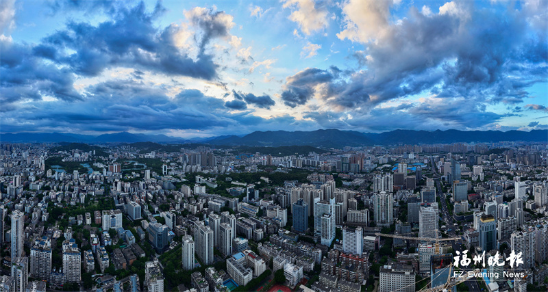Typhoon Danas approaches Fuzhou, on high alert - iMedia